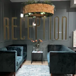 2* Hotel Au Bec Fin