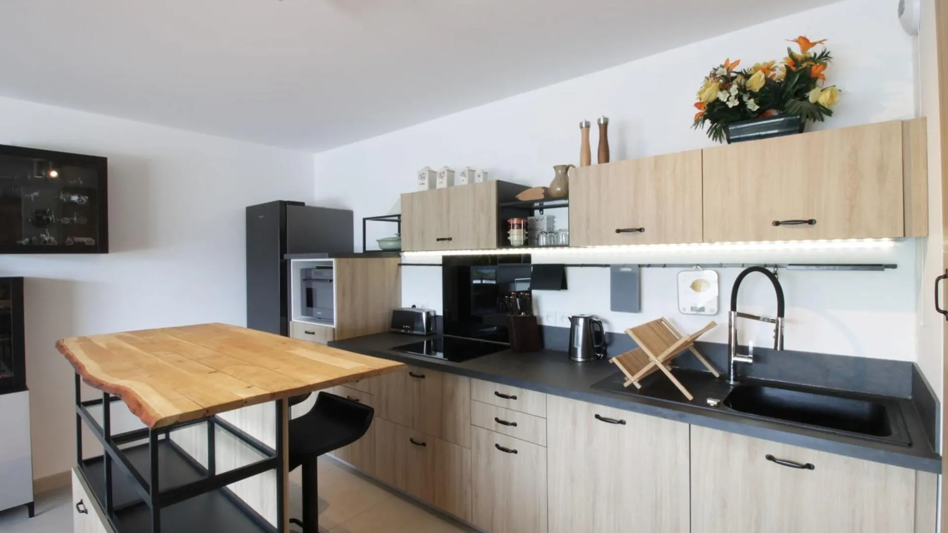 Comfortable T3 With Terrace And Garage! Aix-les-Bains 0*,  France